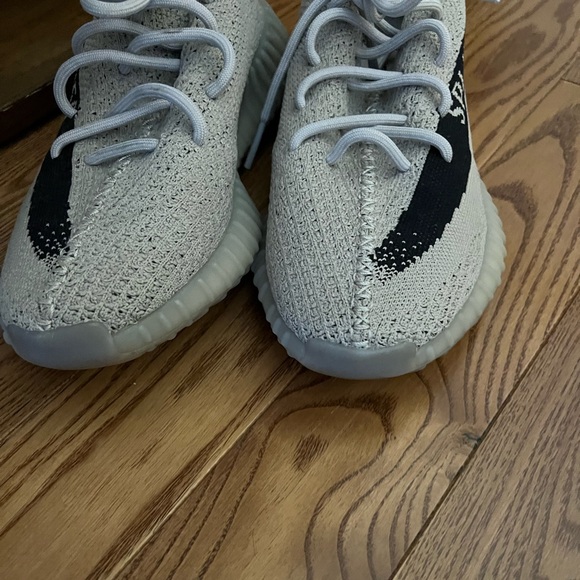 Yeezy size 42 - Picture 7 of 8